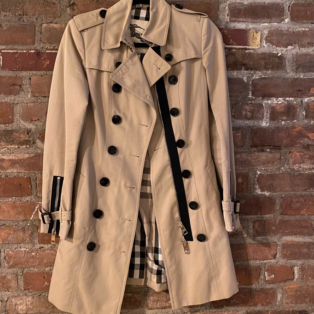 RARE 2015 RUNWAY EDITION BURBERRY TRENCH COAT